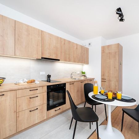 לודז' Komfortowe Apartamenty Z Garazem Na Milionowej מראה חיצוני תמונה